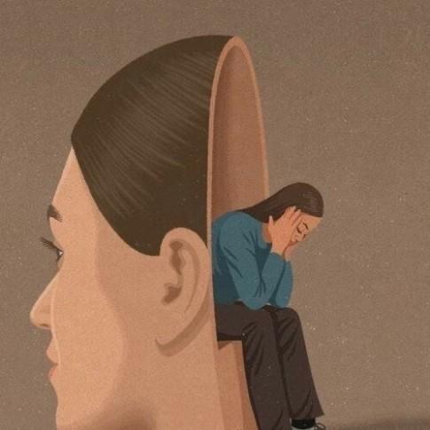 عدوُّ المرأَةِ الخفيُّ