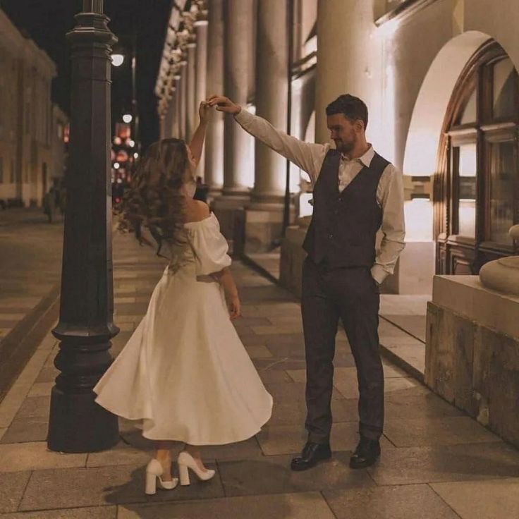 الحُبُّ حاجةٌ إنسانيّةٌ أَمْ ضَعفٌ عاطفيٌّ؟